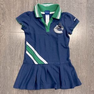 Canucks Reebok dress sz.5